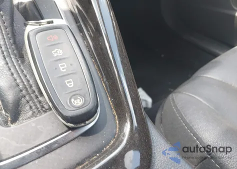 2016 Ford Focus Titanium из США, поврежденный, VIN 1FADP3J23GL301102